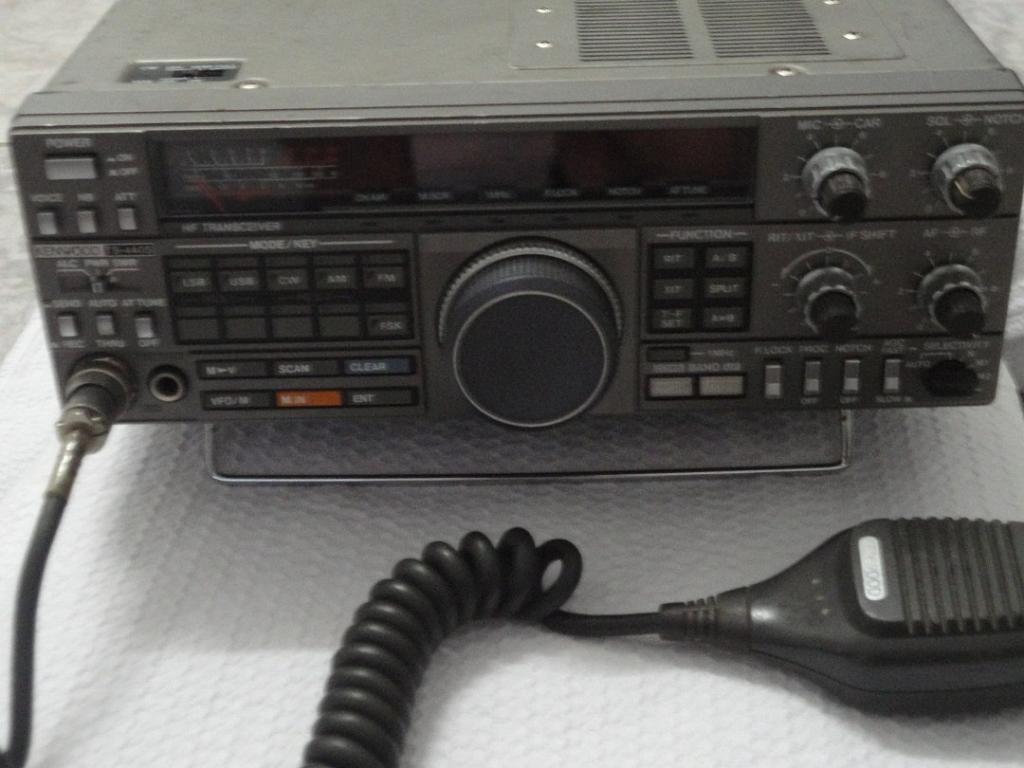 Rádio HF Kenwood mod.TS-440S — Foto 1