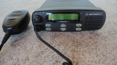 Radio amador Motorola PRO 5100 VHF — Miniatura 1
