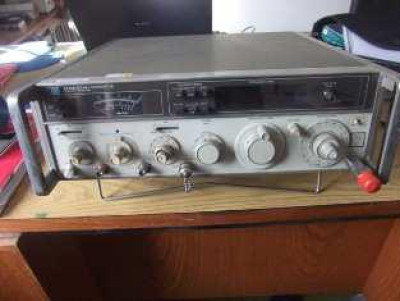 Vendo Gerador de RF HP 8640B - R$ 2.500,00 - estado de novo — Miniatura 1