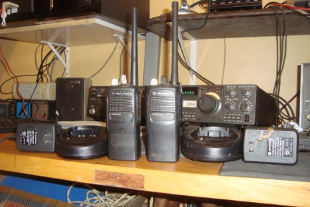 Vendo Radio motorola Pro 5150 VHF completo — Foto 1