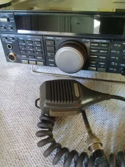 Troco Kenwood TS450S por Icom 706mk2g — Miniatura 1