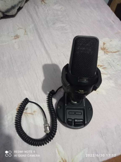 Yaesu MD-200 — Miniatura 1